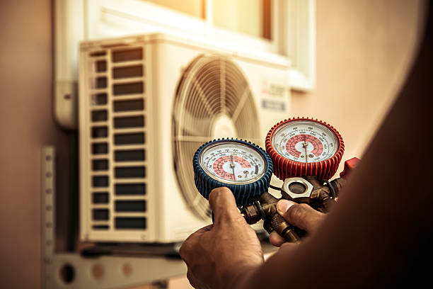 Professional Hvac technician working in Peru, IL